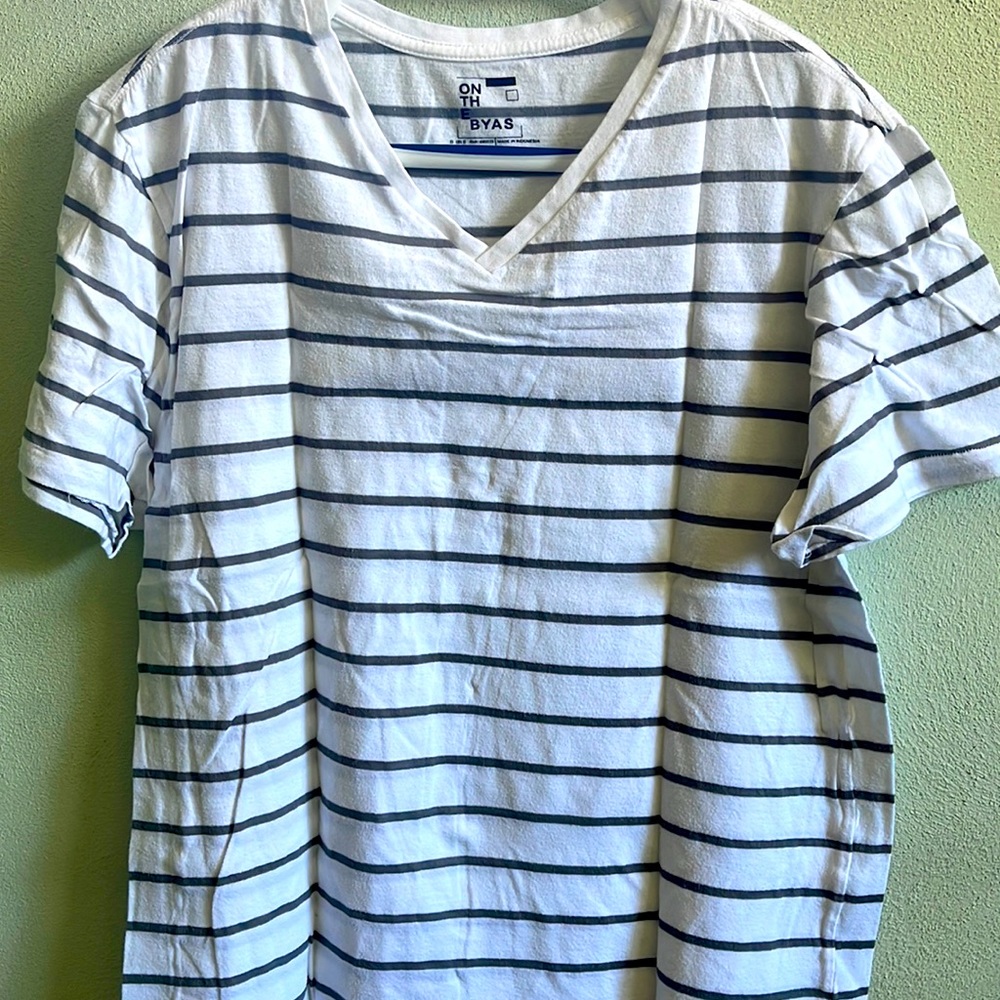 on the byas Stripped V-neck Tee